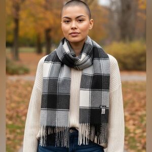 Roots Monochrome Checkered Scarf